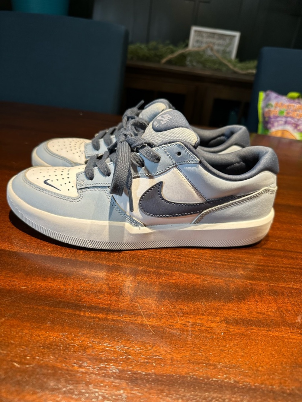 Nike Low-Top SB Force 58 Sneakers in Light Gray and Dark Gray Mens size 8